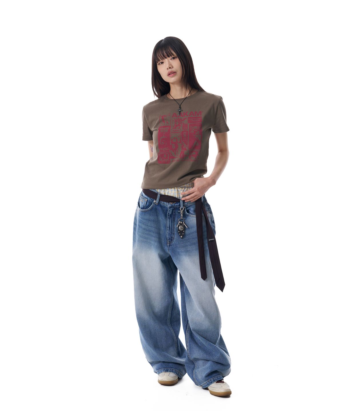 아캄(AAKAM) Collage Artwork Half Top (Khaki)