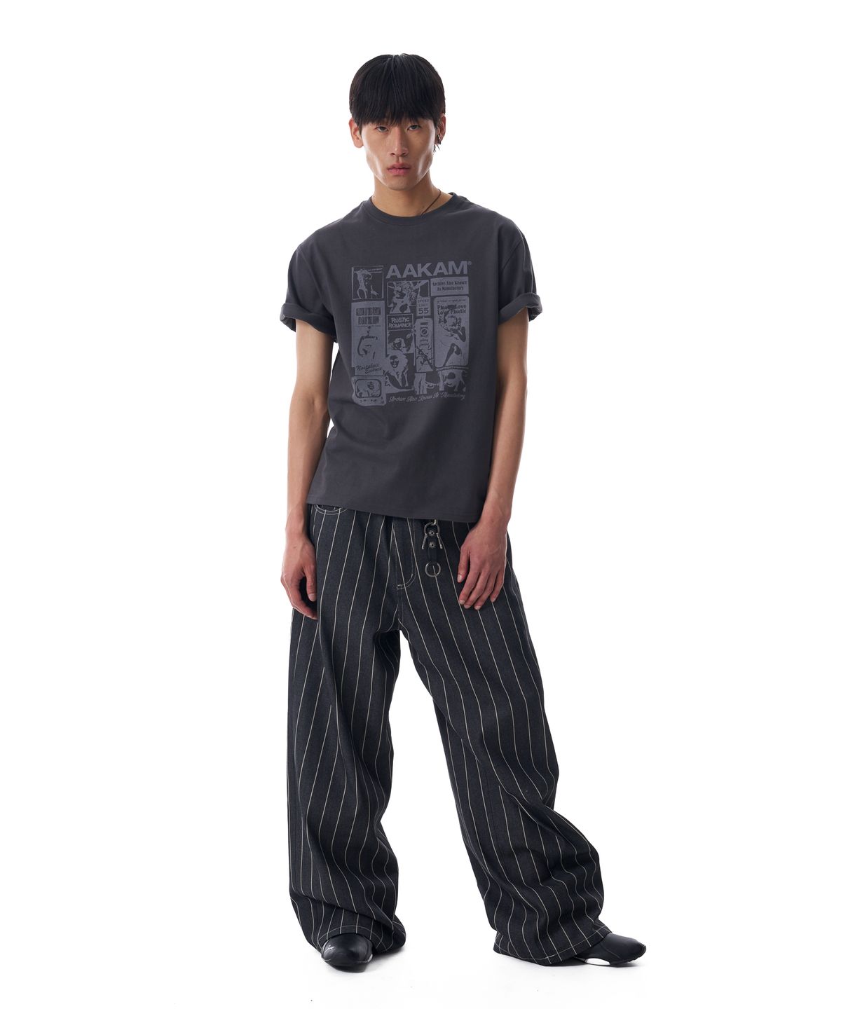 아캄(AAKAM) Collage Artwork Half Top (Dark Gray)
