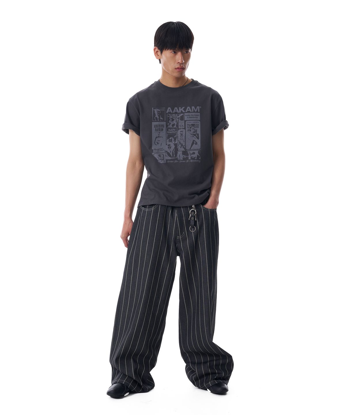 아캄(AAKAM) Collage Artwork Half Top (Dark Gray)