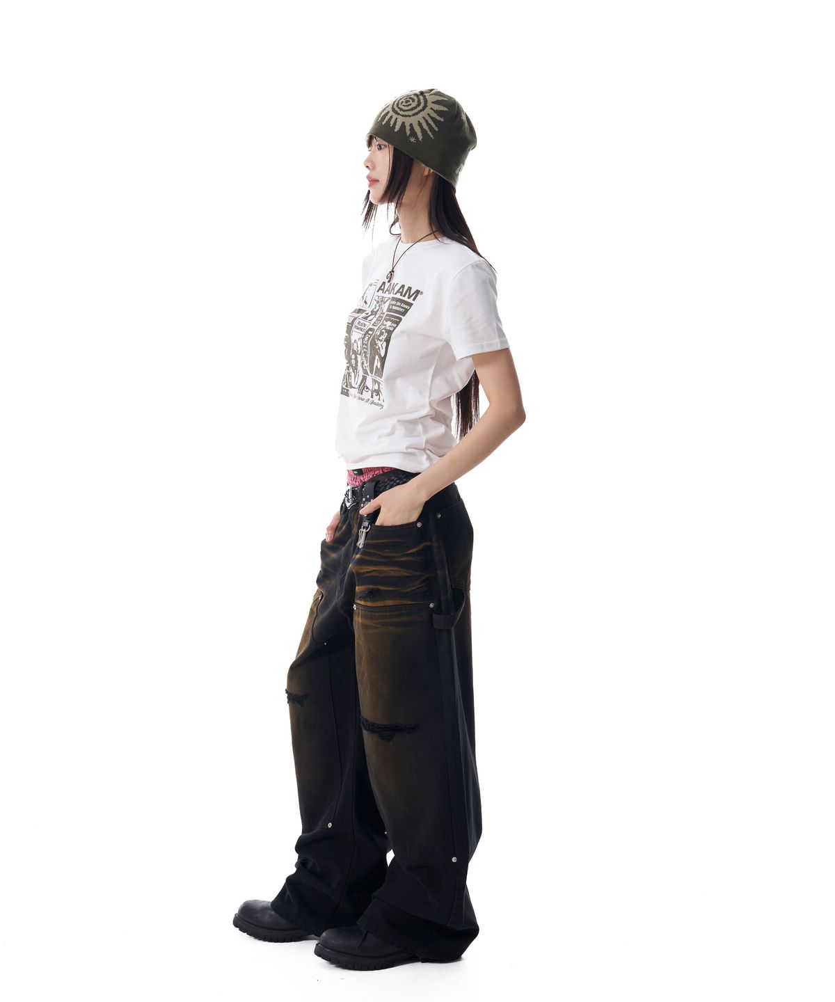 아캄(AAKAM) Collage Artwork Half Top (White)