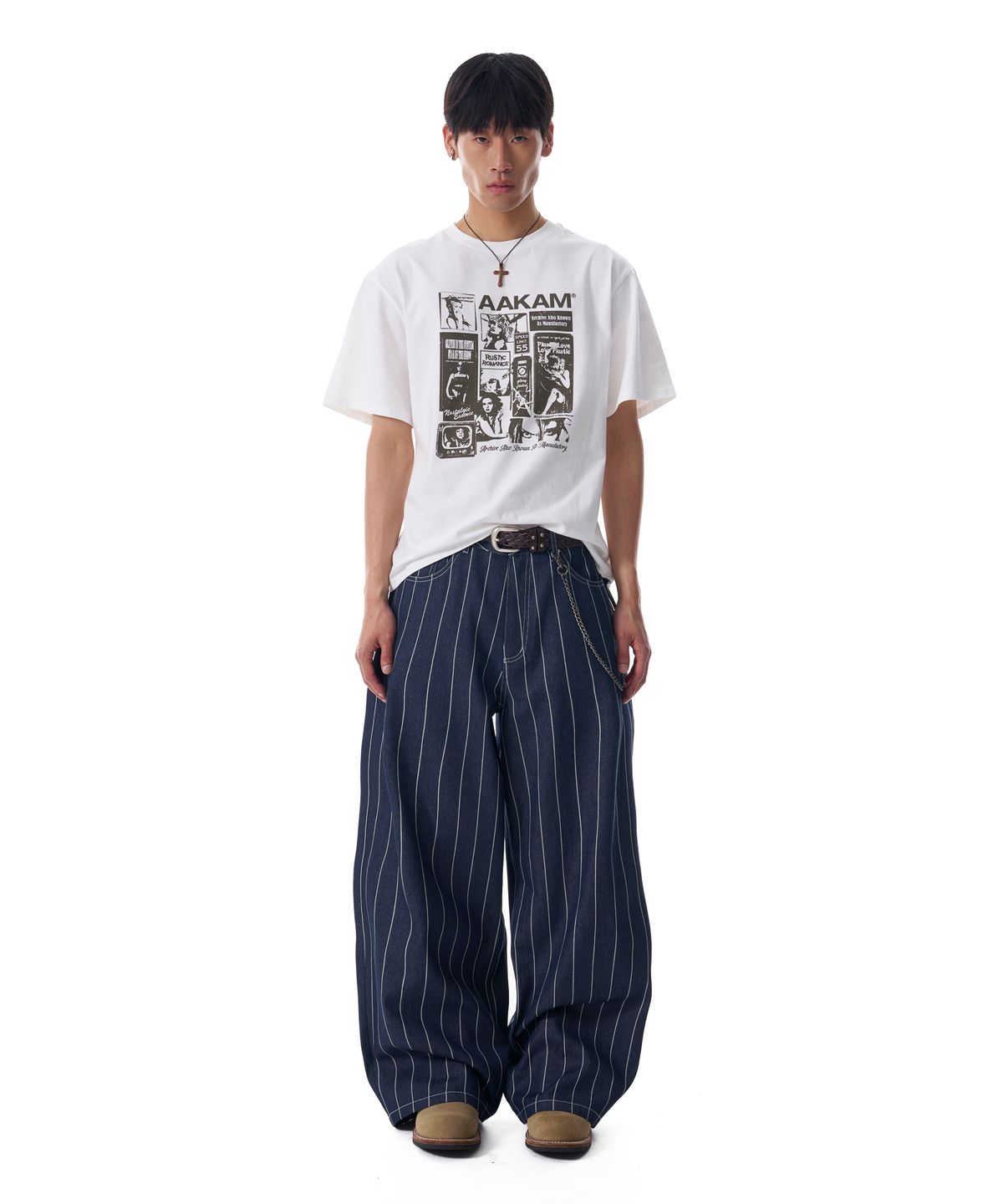 아캄(AAKAM) Collage Artwork Half Top (White)