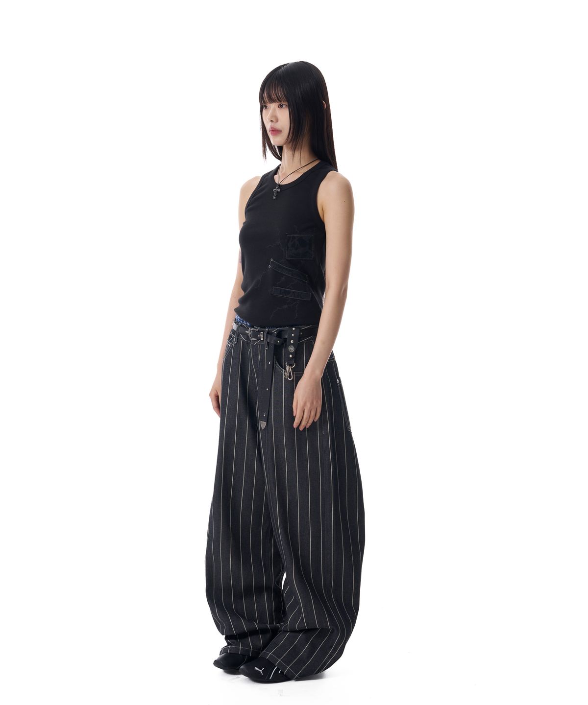 아캄(AAKAM) Thorn Patch Sleeveless (Black)