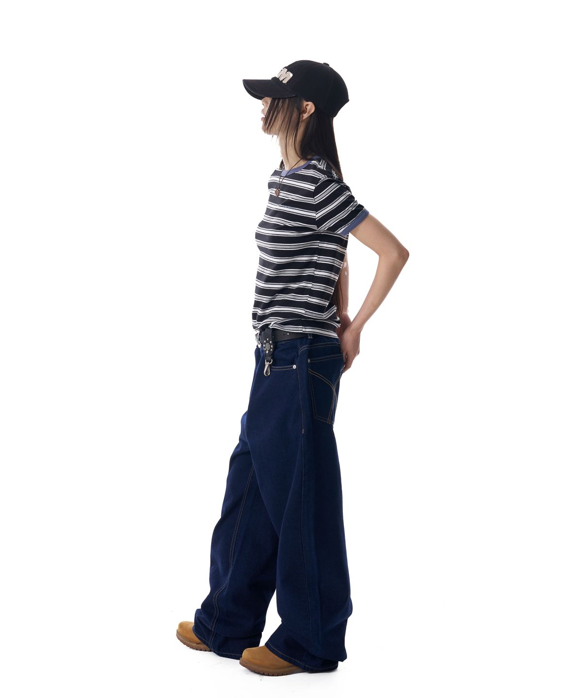 아캄(AAKAM) Striped Ringer Top (Black-Gray)