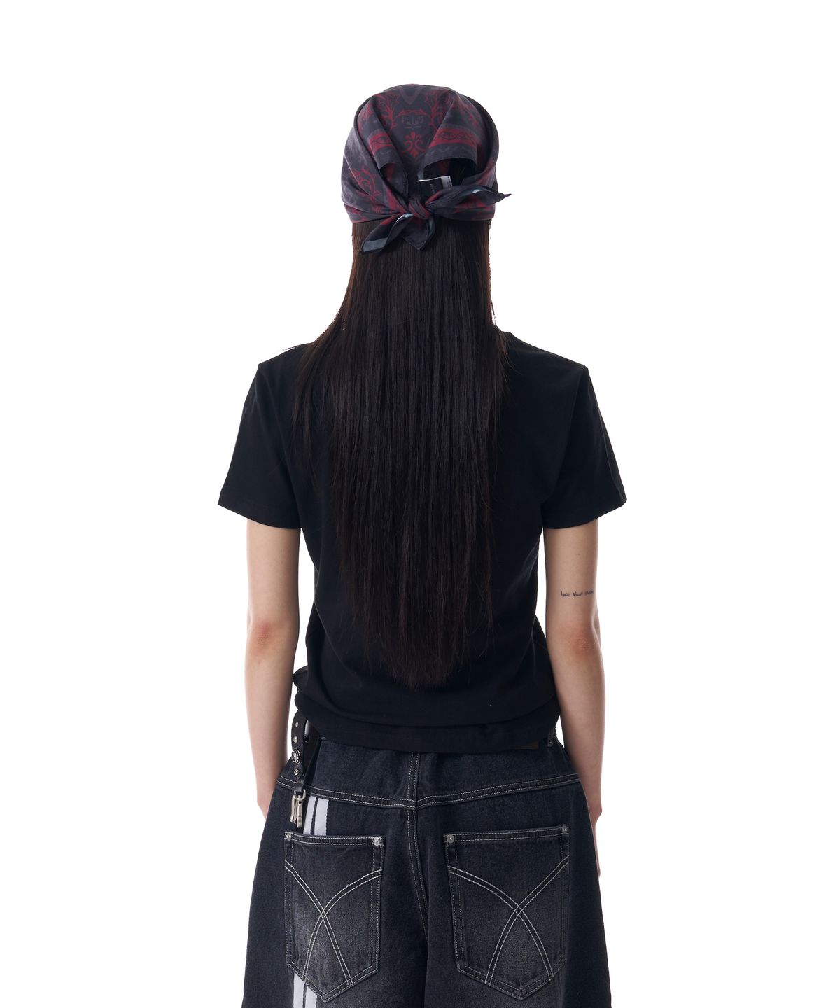 아캄(AAKAM) Painted 98 Half Top (Black)