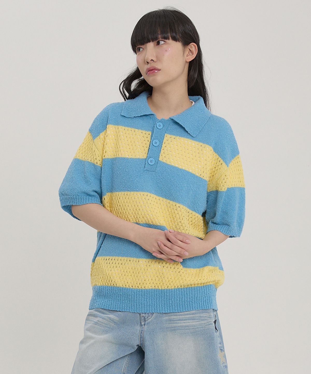 와이케이(WAIKEI) 스카시 스트라이프 카라 반팔 니트 스카이블루