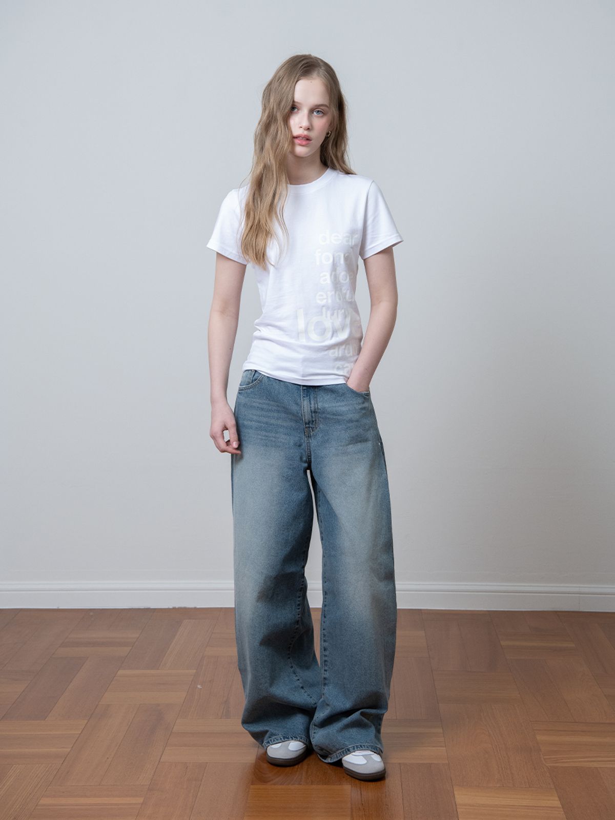오피쉬(OAFISH) TONE ON TONE LETTERING T-SHIRT, WHITE
