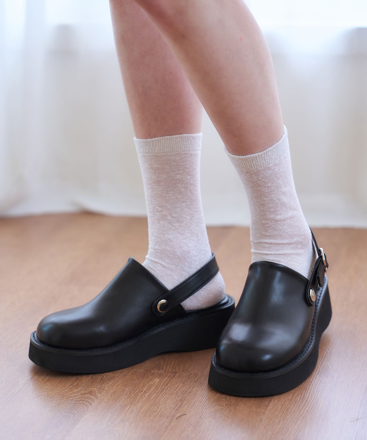 커스텀에이드 우먼(CUSTOMADE WOMAN) 4.5cm 라운드 플랫폼 스트랩 클로그 버니(CW0093BK)