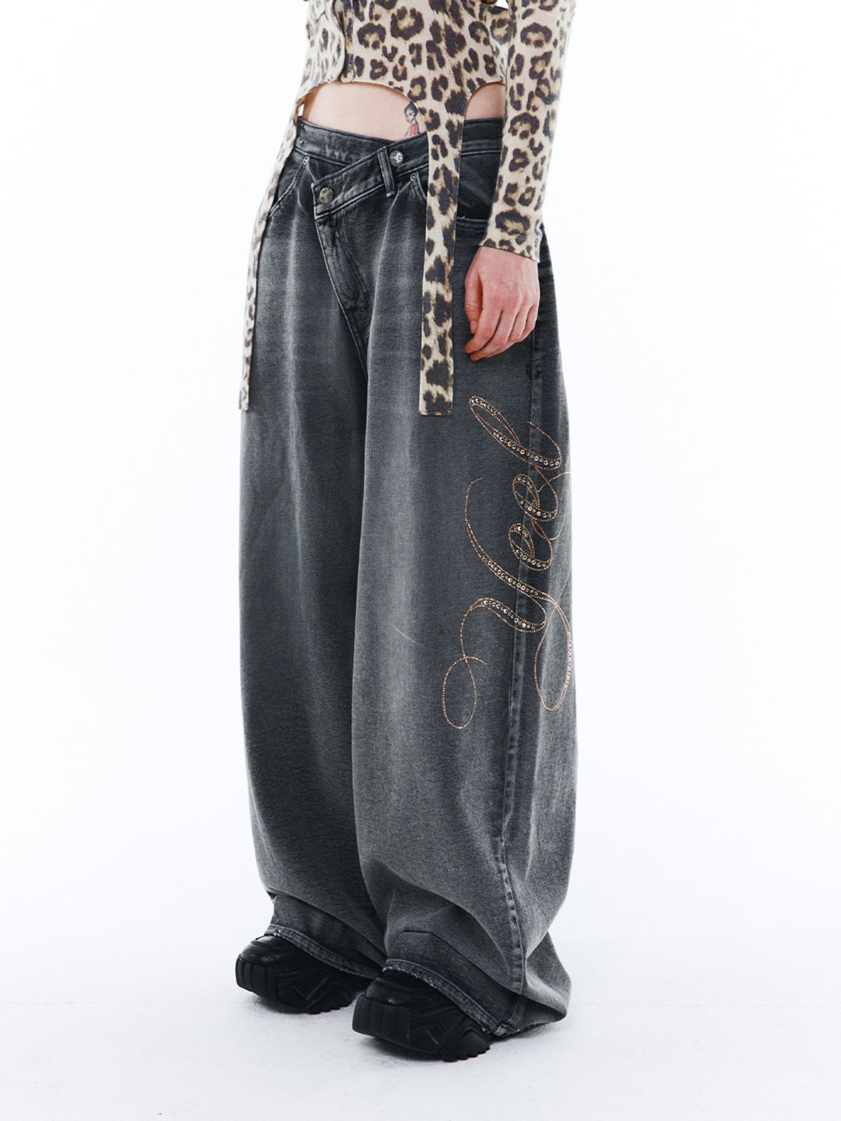 와이이이엘(YEEL) YEEL SIDE CUBIC DENIM PANTS GREY