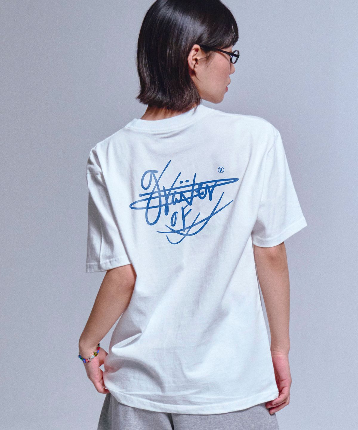 그레이버(GRAVER) [UNISEX]싸인 블루 레터링 백로고 반팔티_3color
