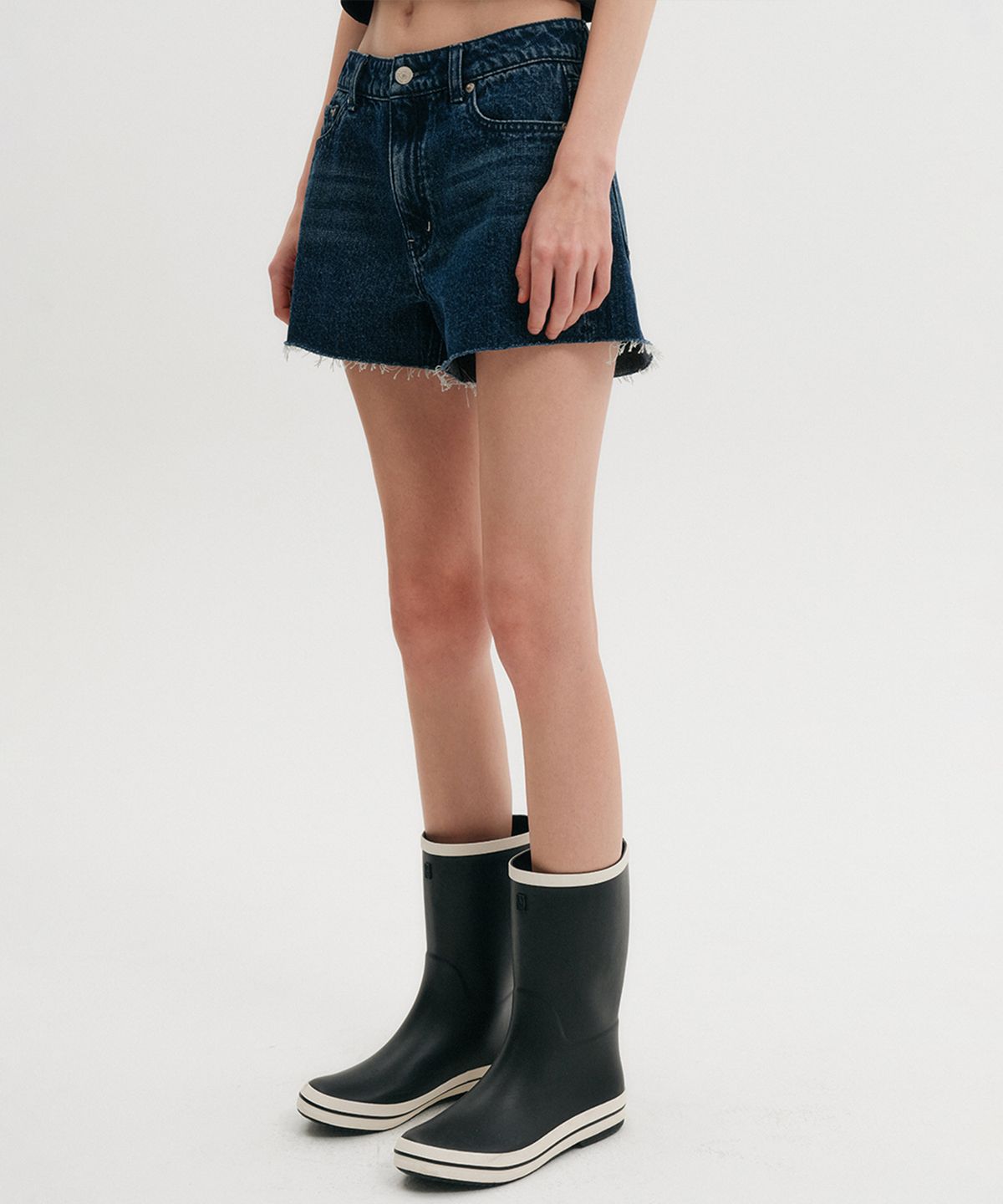룩캐스트(LOOKAST) 셀리아 미들 레인부츠 / CELIA MIDDLE RAIN BOOTS_2colors