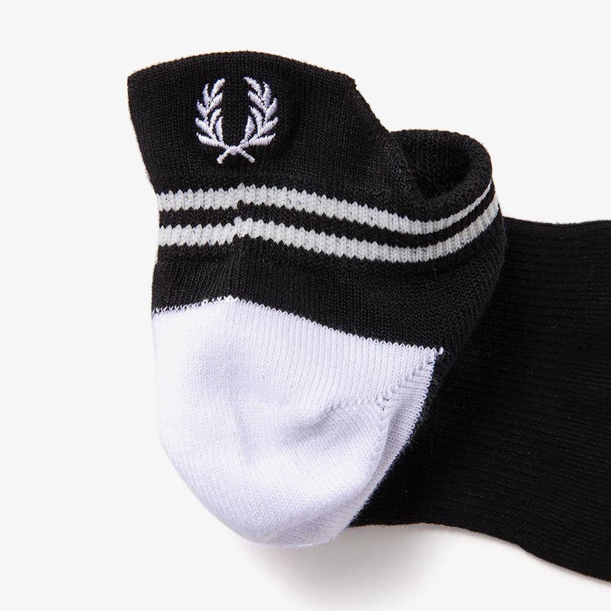 프레드페리(FRED PERRY) JP 팁 립 앵클 삭스 - 블랙/화이트 CFPU2519999-350