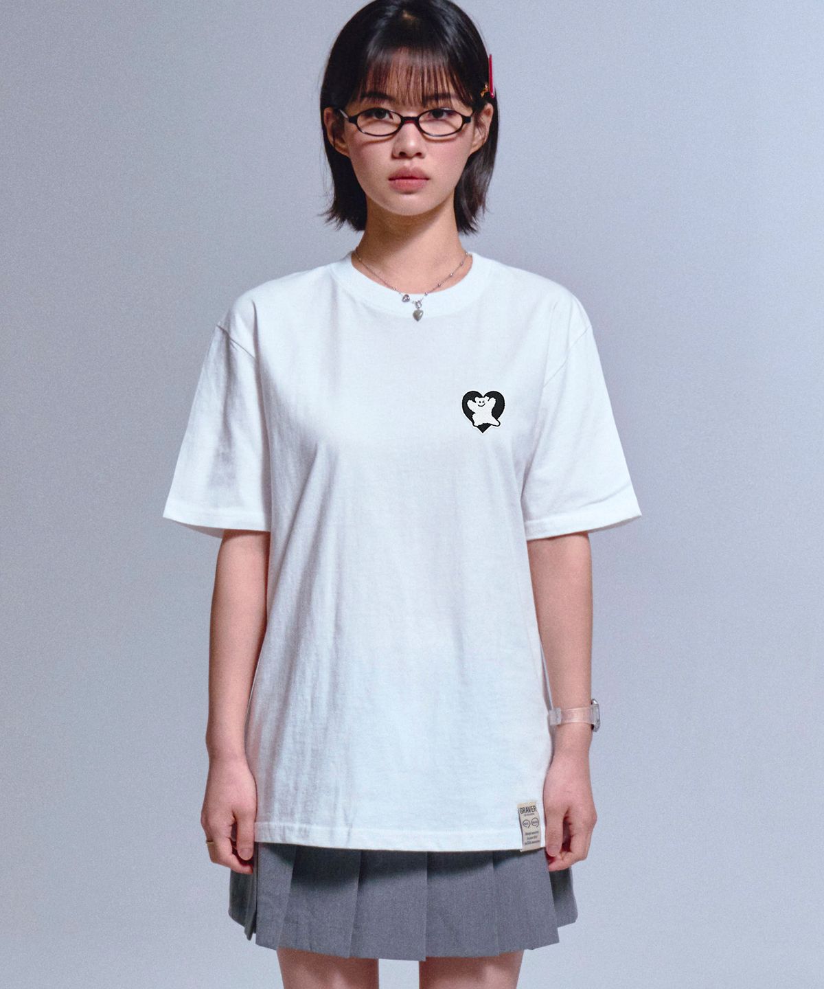 그레이버(GRAVER) [UNISEX]베어 하트 블랙 자수 반팔티_2color