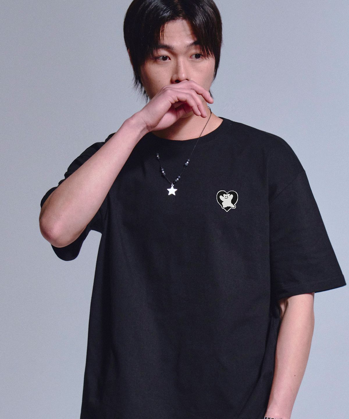 그레이버(GRAVER) [UNISEX]베어 하트 블랙 자수 반팔티_2color