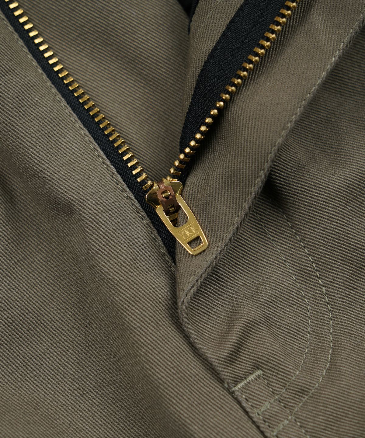 프리즘웍스(FRIZMWORKS) WASHED OFFICER CHINO SHORTS _ MUD
