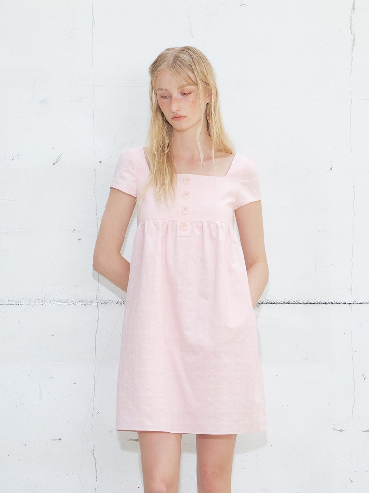 에트몽(ETMON) Square Button Mini Dress Pink