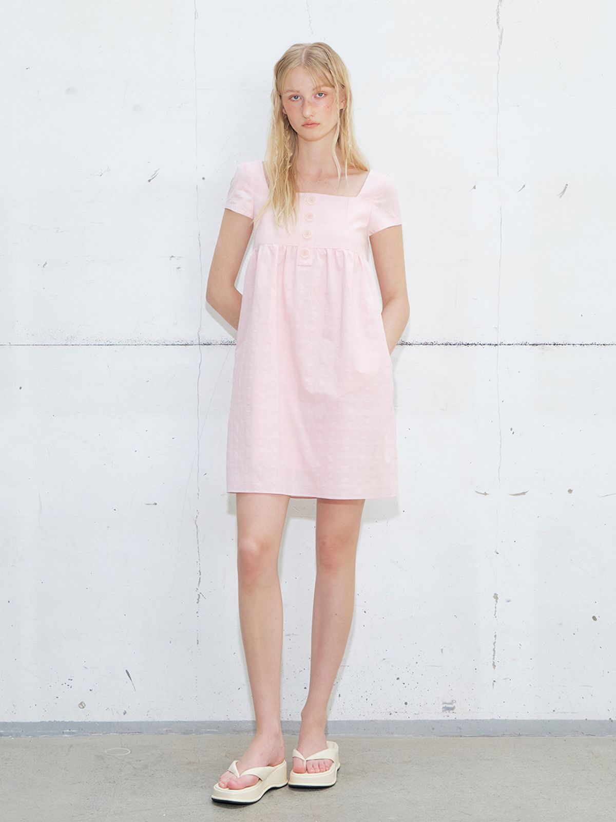 에트몽(ETMON) Square Button Mini Dress Pink