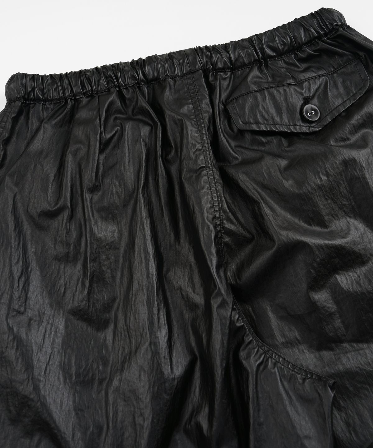 프리즘웍스(FRIZMWORKS) COATED CN SHORTS _ BLACK