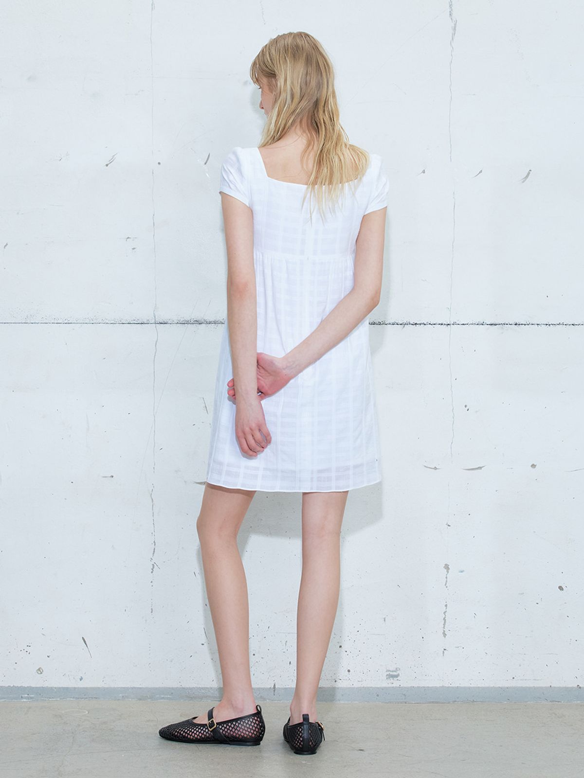 에트몽(ETMON) Square Button Mini Dress, White