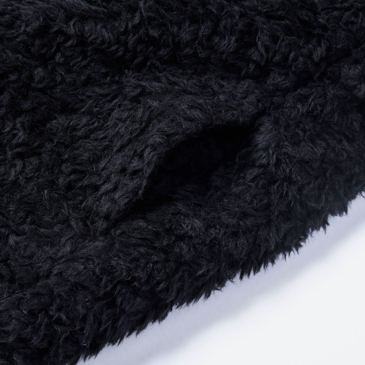 가먼츠팹(GARMENTS FAB) Heavy EMB Padded Fur Jacket (BLACK)