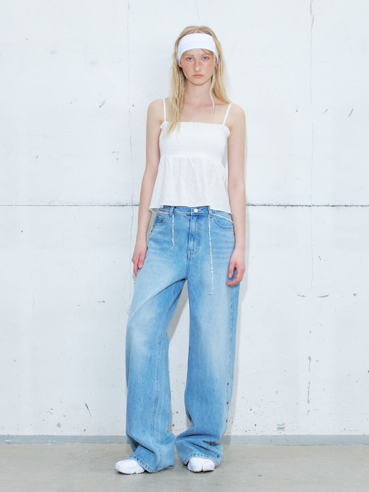 에트몽(ETMON) Flower Smock Blouse, White