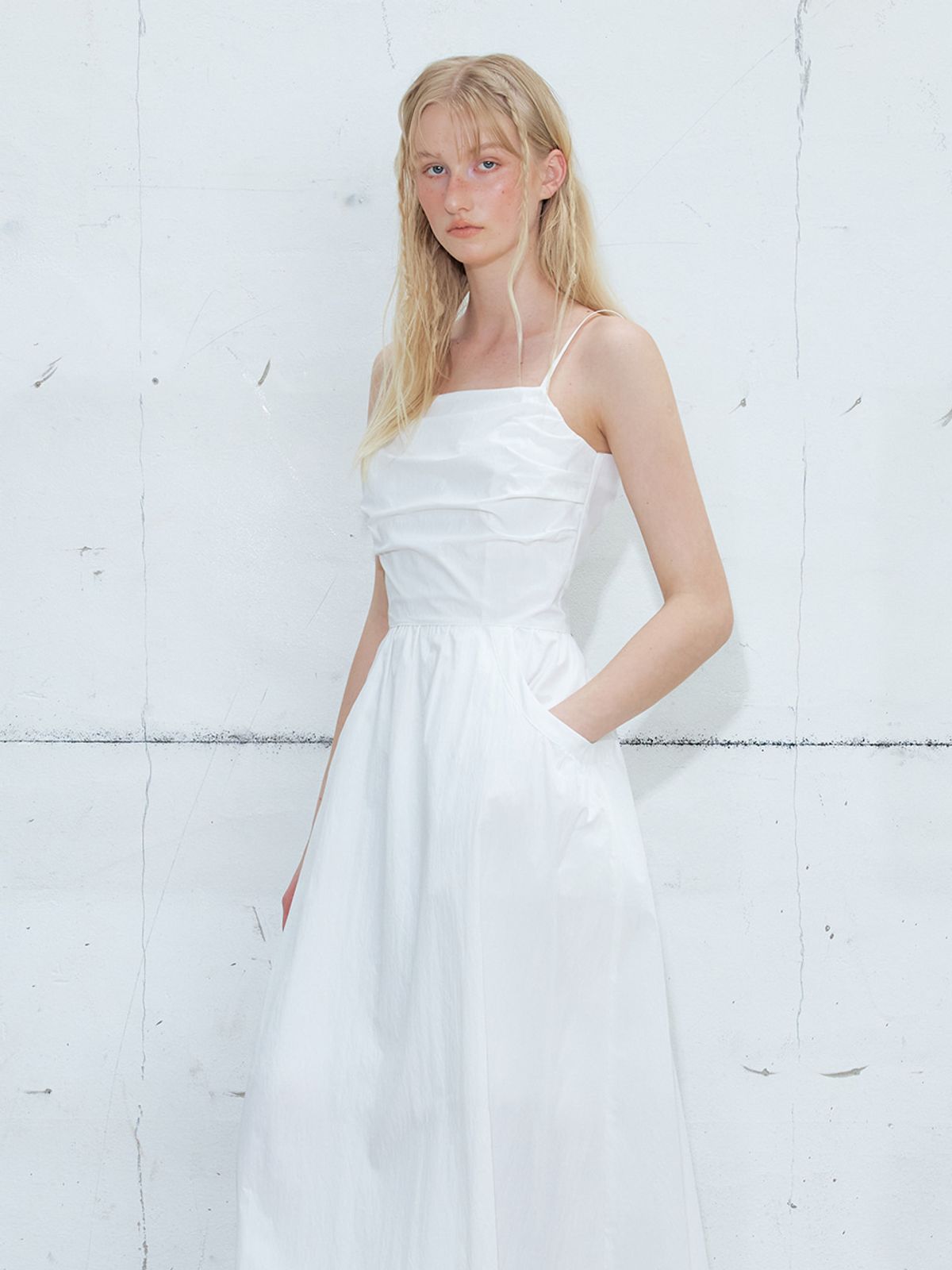 에트몽(ETMON) Slip Shirring Pocket Dress, White