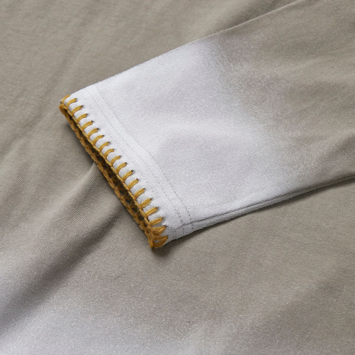 가먼츠팹(GARMENTS FAB) Blanket Stitch Spray Long sleeve (KHAKI)