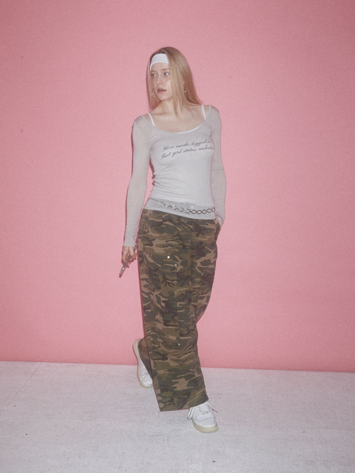 스웻스윗(SWEATSWEET) SOFT GLOW MODE TEE - GRAY