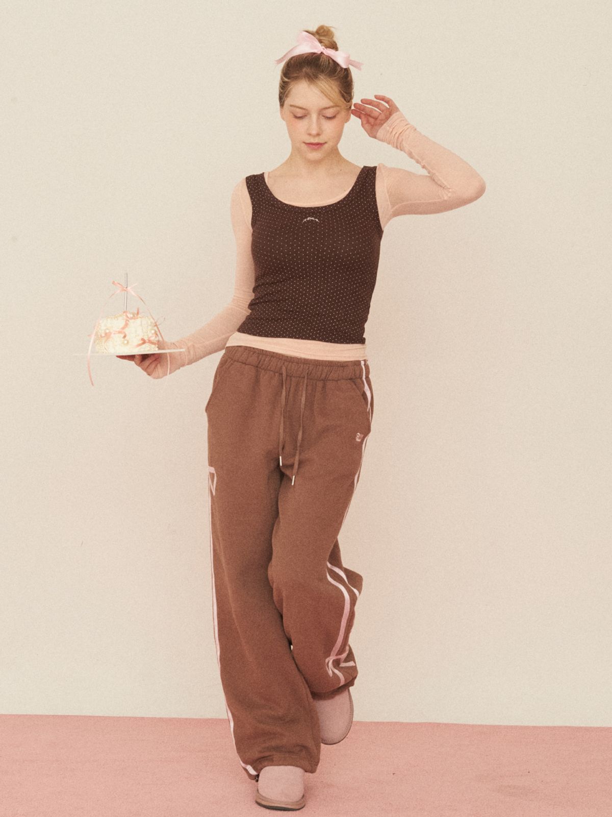 스웻스윗(SWEATSWEET) DOT RIBBON SLEEVELESS TOP - BROWN