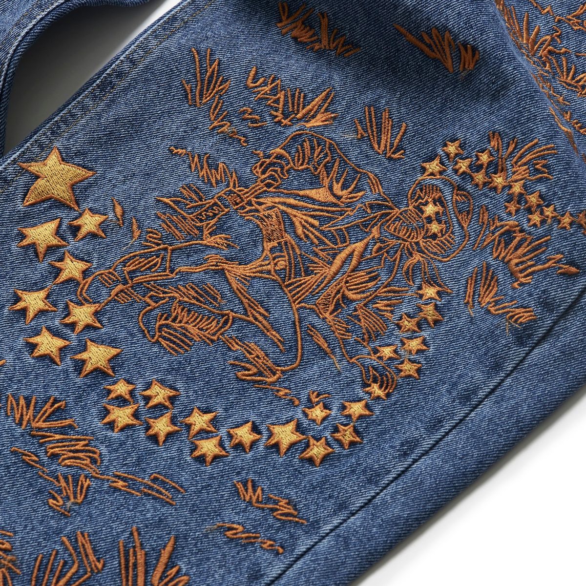 가먼츠팹(GARMENTS FAB) Cowboy EMB Denim Pants (BLUE)
