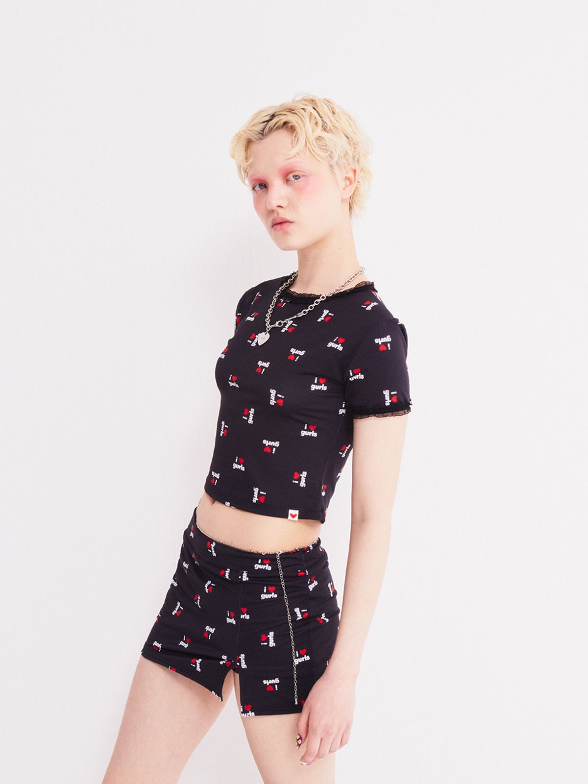 에즈이프 캘리(ASIF CALIE) LOVE GURLS GRAPHIC SHORT SKIRT-PANTS BLACK