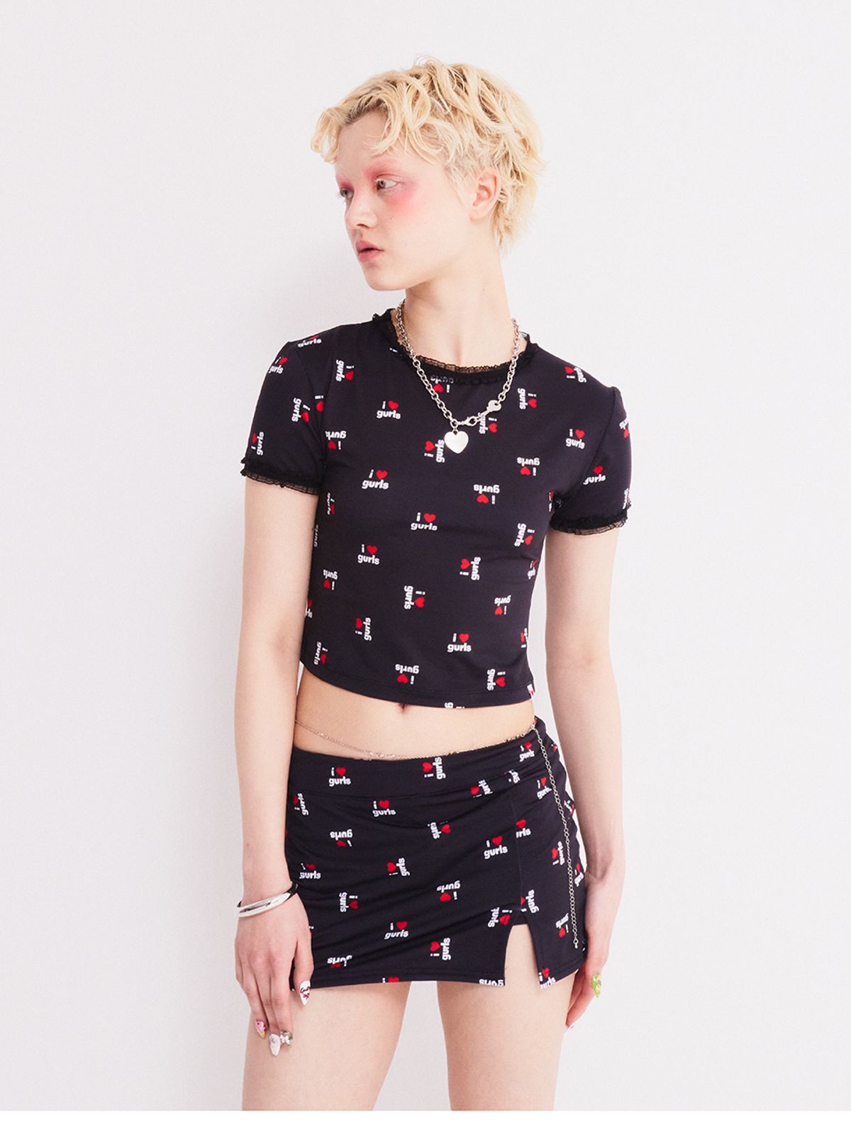 에즈이프 캘리(ASIF CALIE) LOVE GURLS GRAPHIC SHORT SKIRT-PANTS BLACK