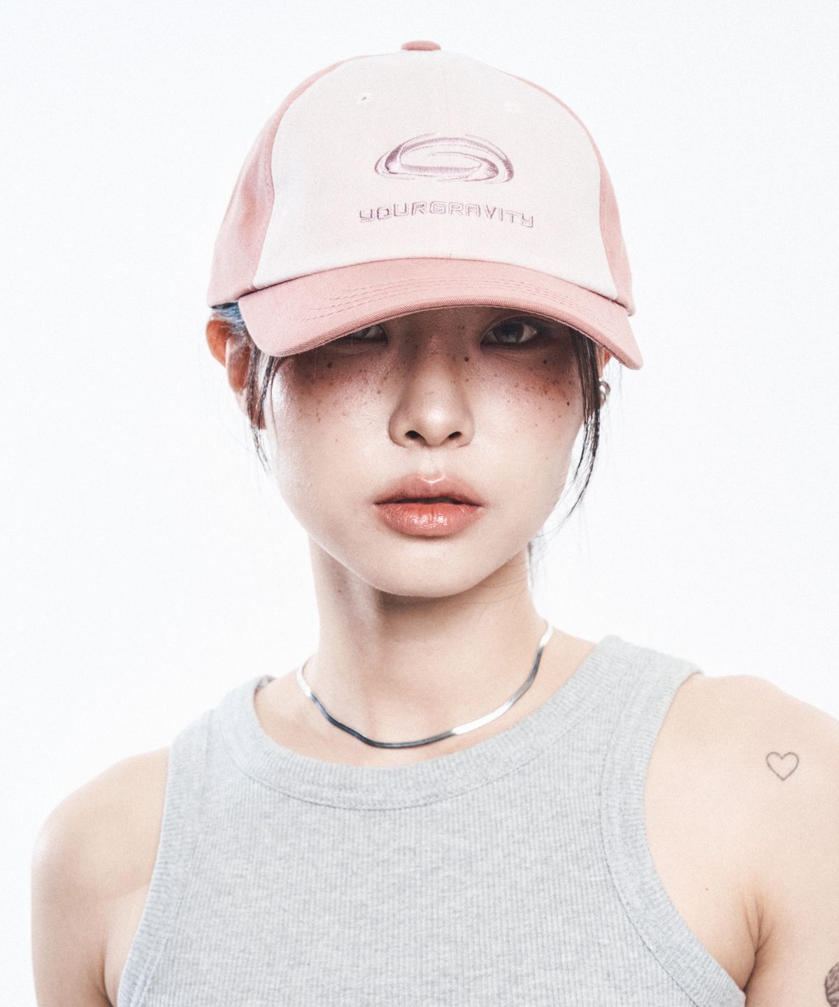 유어그래비티(YOURGRAVITY) GRAVITY HOLE LOGO BALL CAP - Rose pink & Baby pink