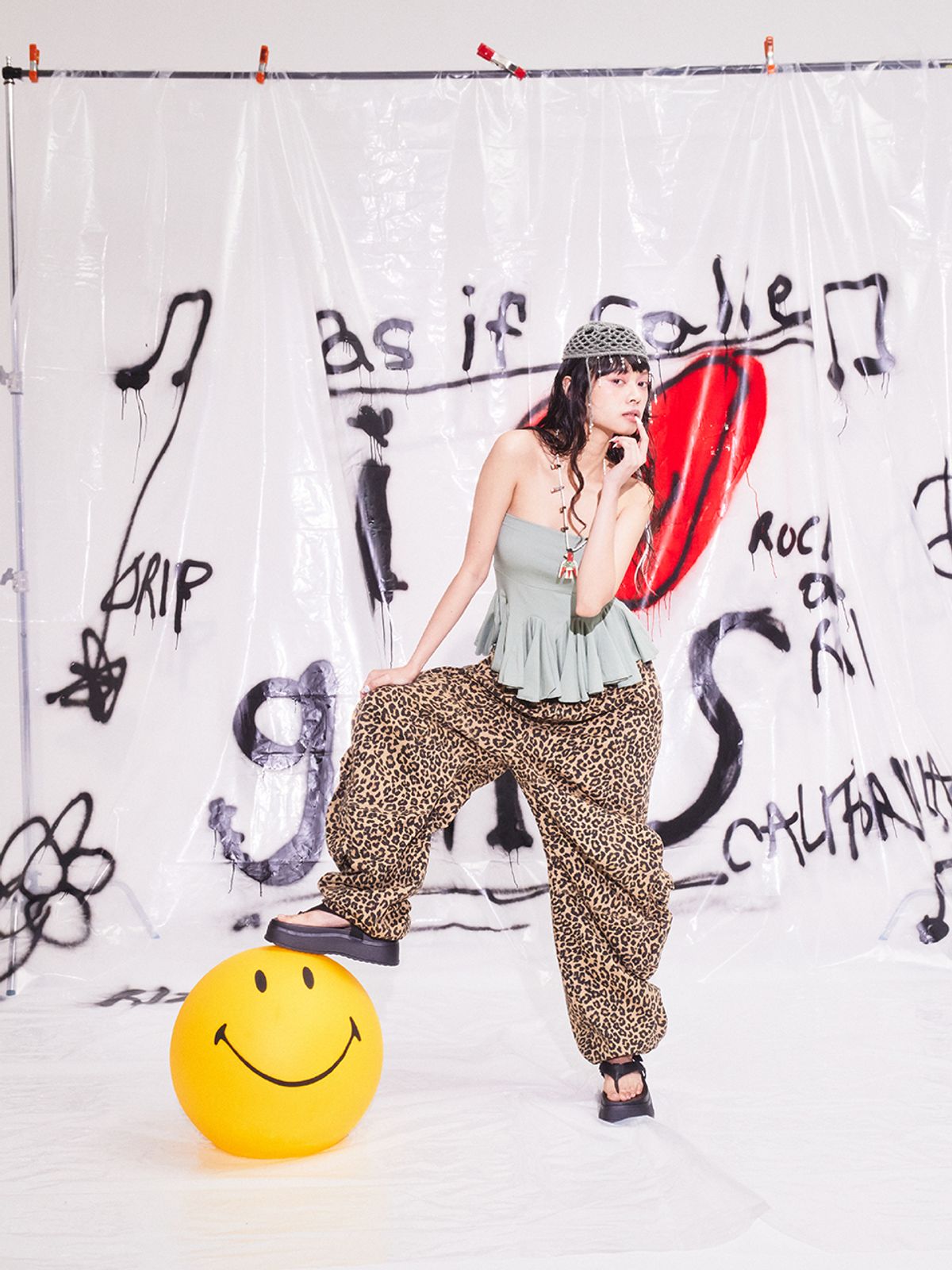 에즈이프 캘리(ASIF CALIE) HEART MEDAL 2WAY HOOL SKIRT KHAKI