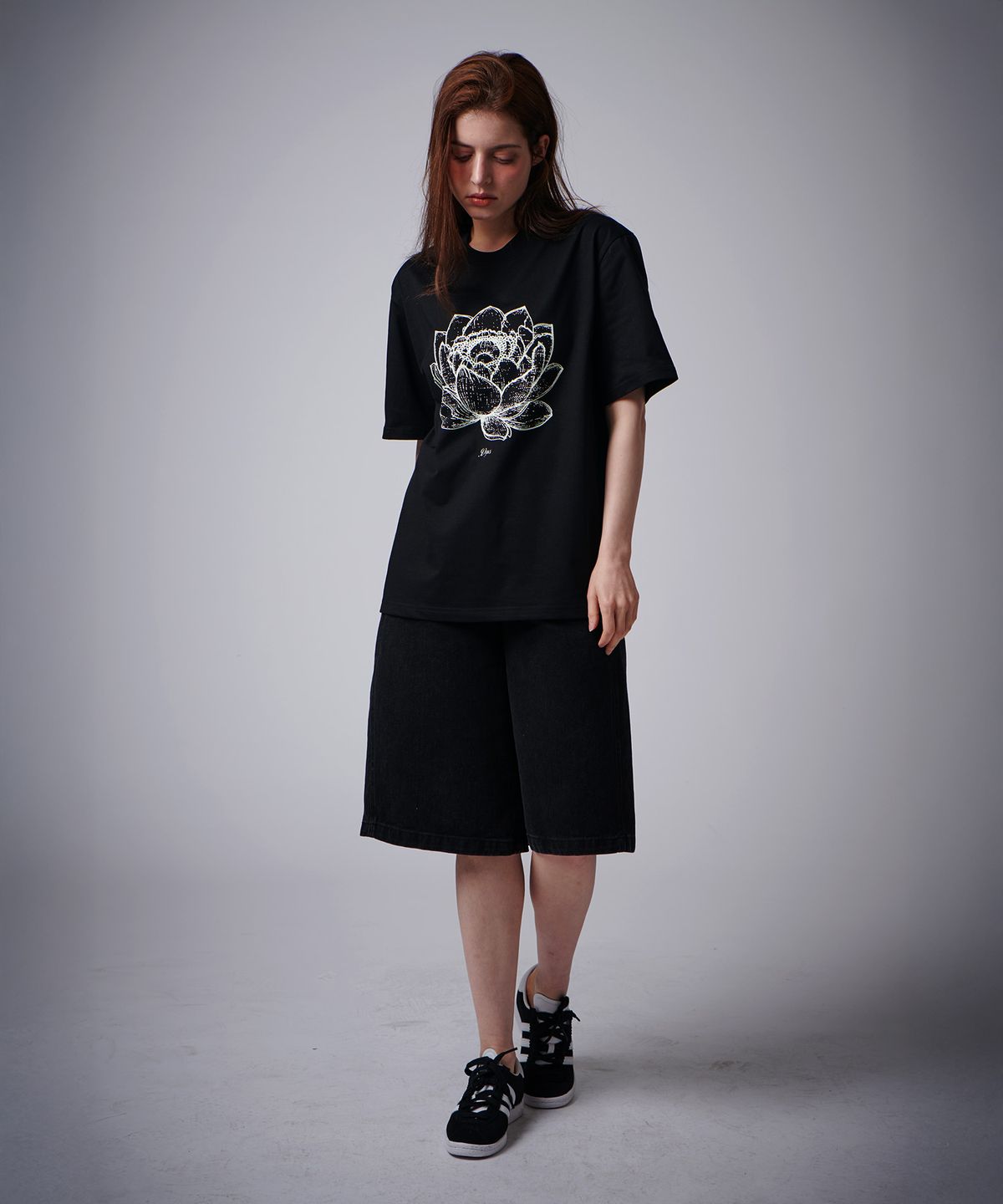 다이어스(DYUS) Lotus T-shirt Black