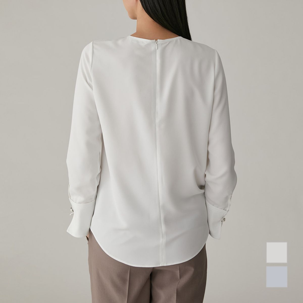올리비아로렌(OLIVIALAUREN) 라운드넥 진주장식 블랑_VOCNLXM3111