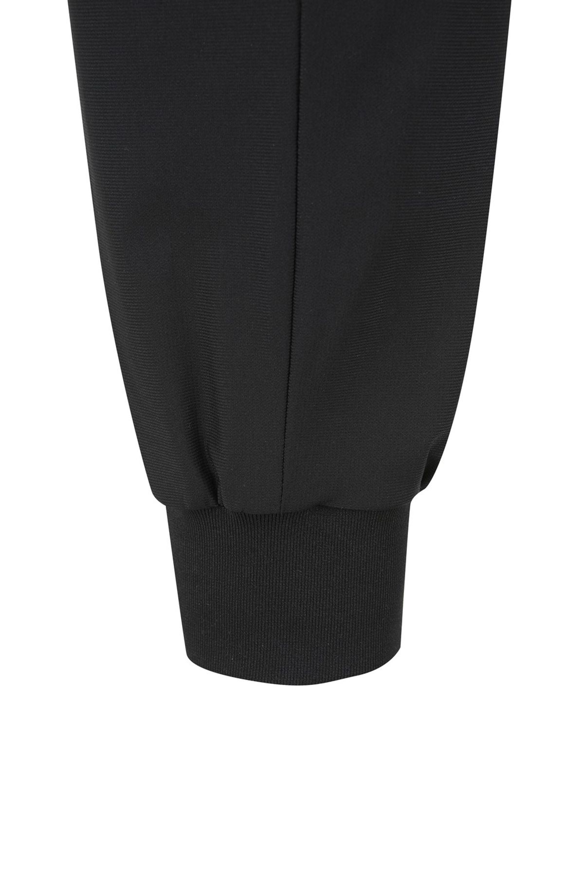 왁(WAAC) Women Essential Slim-jogger Pants_WWPNM25202BKX