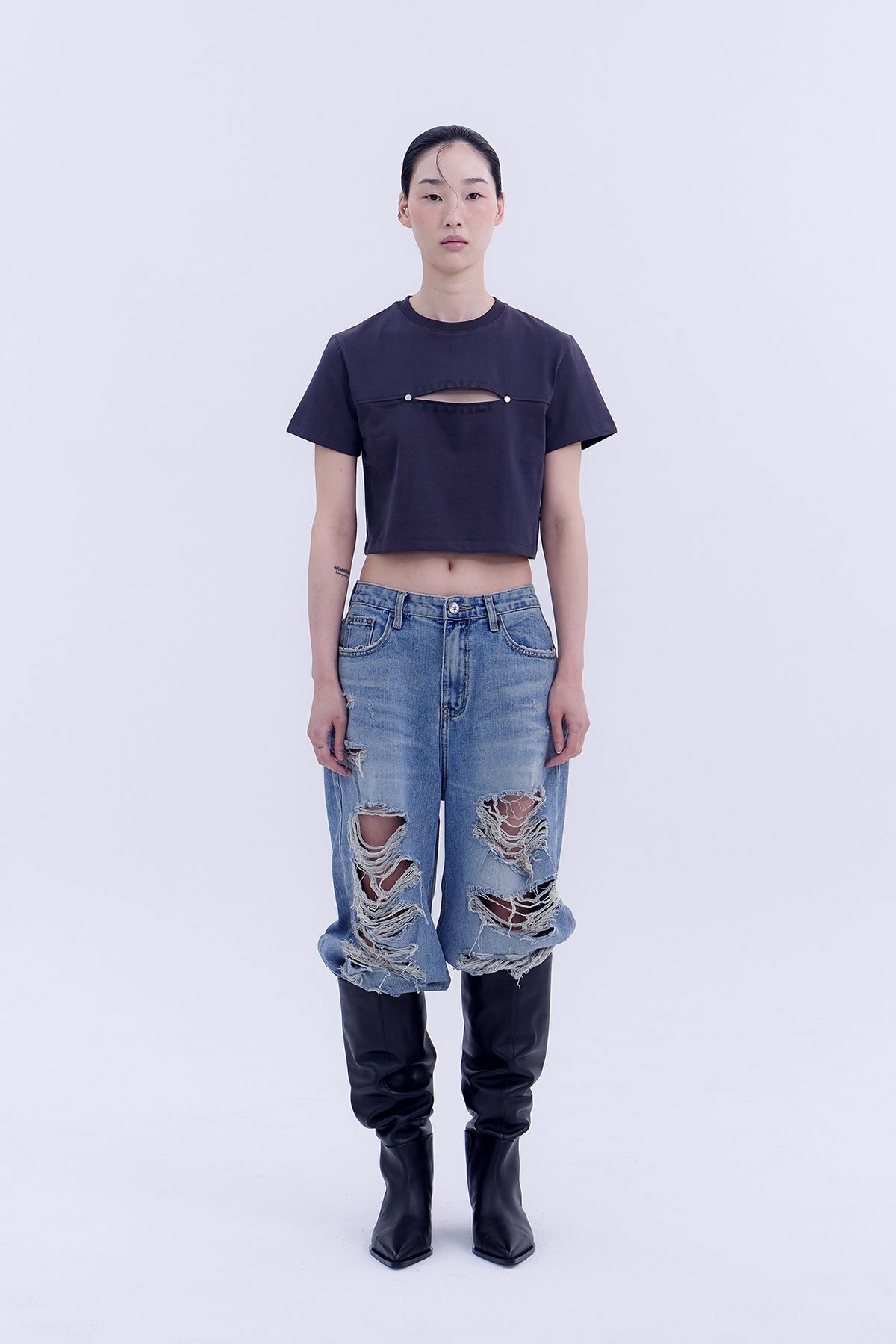 노 엑스트라 터치(NO EXTRA TOUCH) Lip Top (charcoal) / 25SPTS004CH