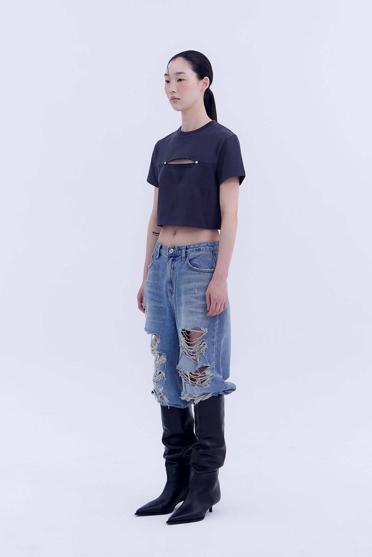 노 엑스트라 터치(NO EXTRA TOUCH) Lip Top (charcoal) / 25SPTS004CH