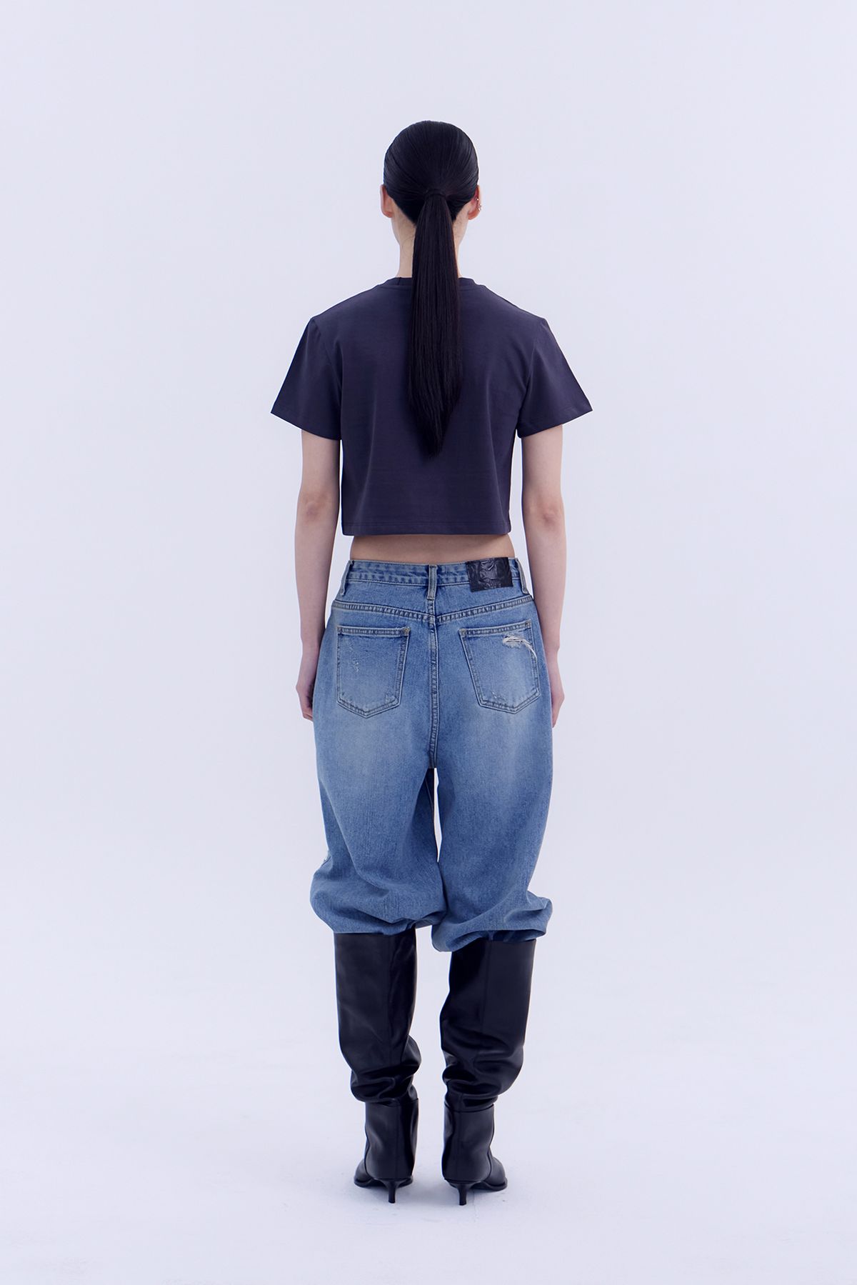 노 엑스트라 터치(NO EXTRA TOUCH) Lip Top (charcoal) / 25SPTS004CH