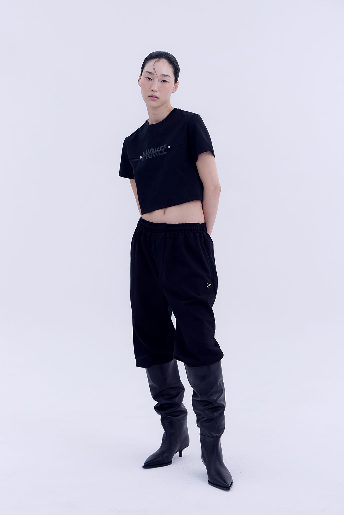 노 엑스트라 터치(NO EXTRA TOUCH) Lip Top (black) / 25SPTS004BK
