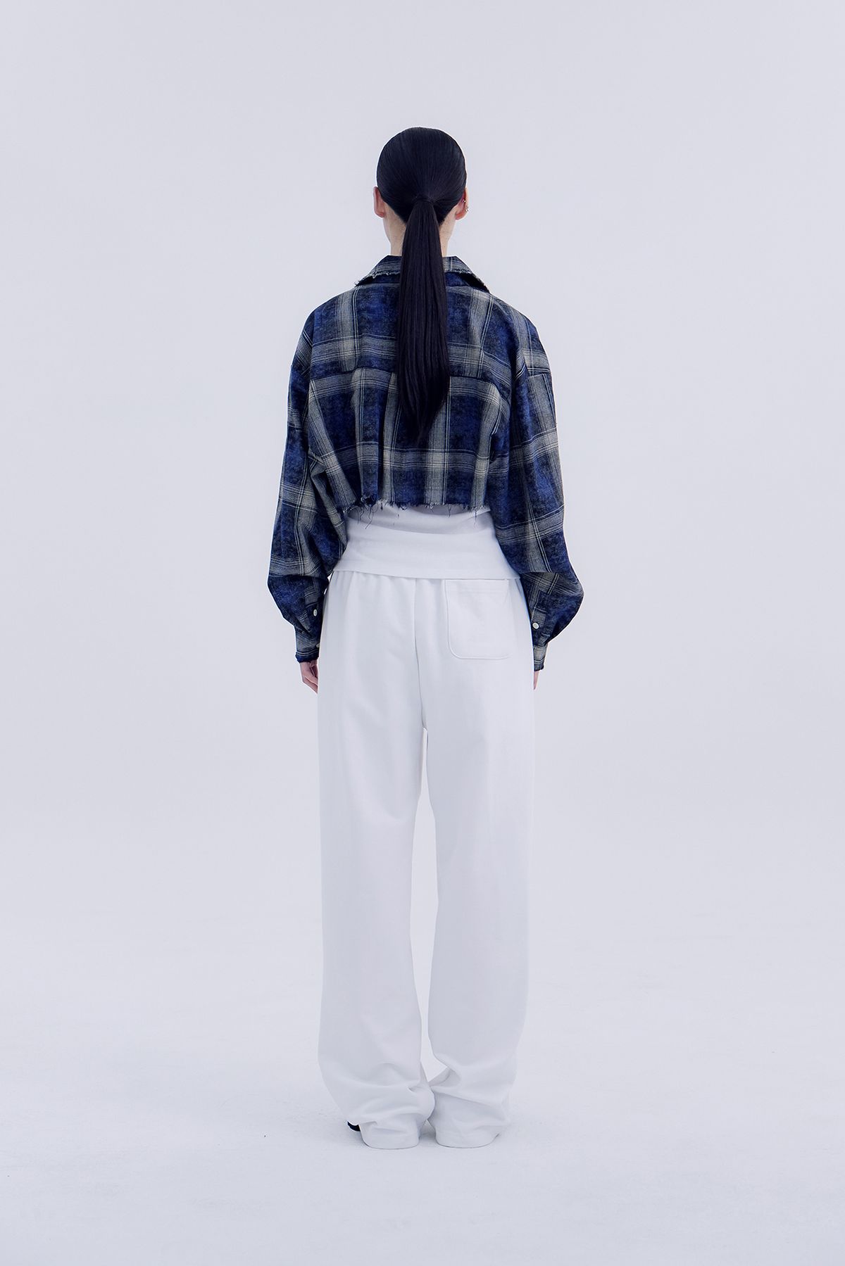 노 엑스트라 터치(NO EXTRA TOUCH) Check Crop Shirts (navy) / 25SPSH001NA