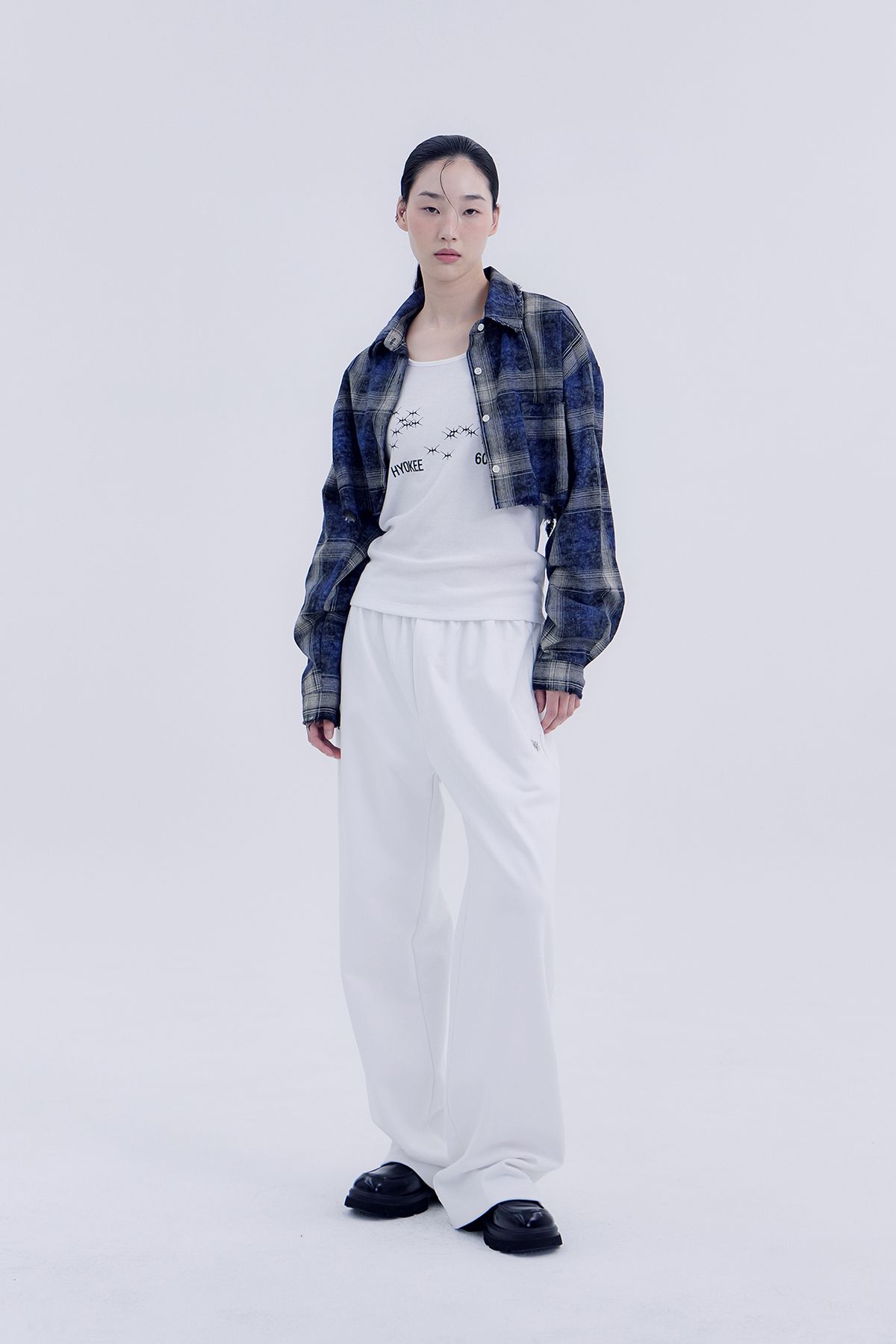 노 엑스트라 터치(NO EXTRA TOUCH) Check Crop Shirts (navy) / 25SPSH001NA