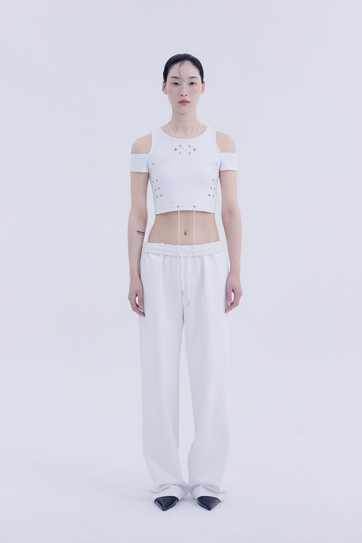 노 엑스트라 터치(NO EXTRA TOUCH) Eyelet Pop Top (white) / 25SPTS003WH