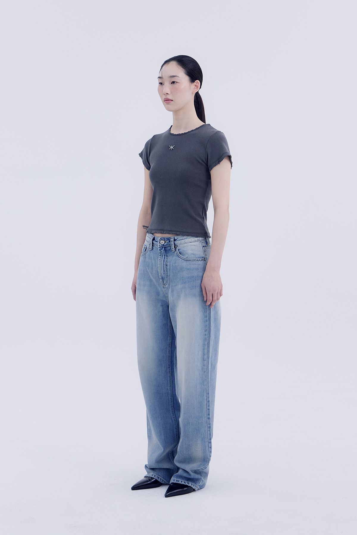 노 엑스트라 터치(NO EXTRA TOUCH) Destroyed Detail T-shirts (charcoal) / 25SPTS002CH