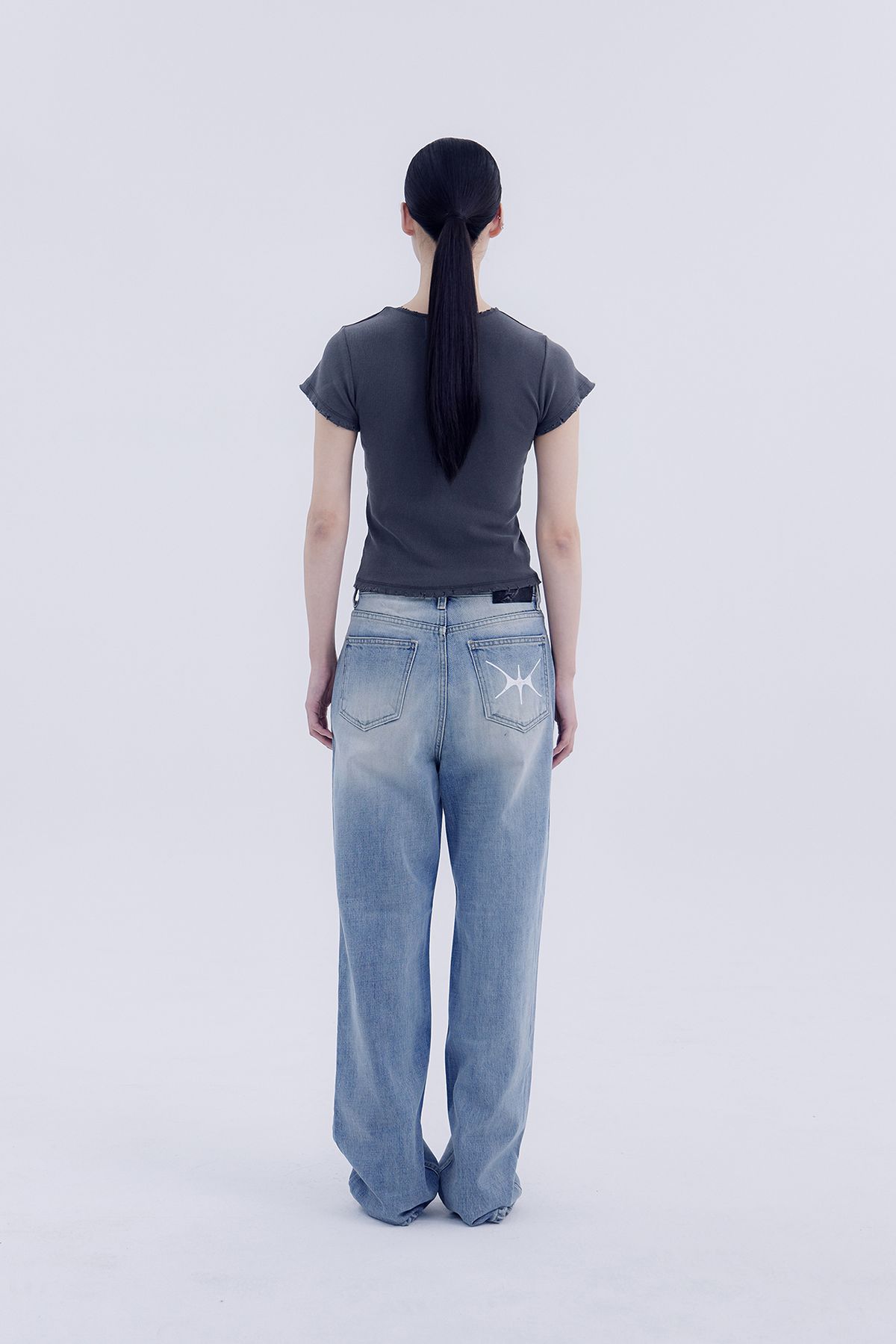 노 엑스트라 터치(NO EXTRA TOUCH) Destroyed Detail T-shirts (charcoal) / 25SPTS002CH
