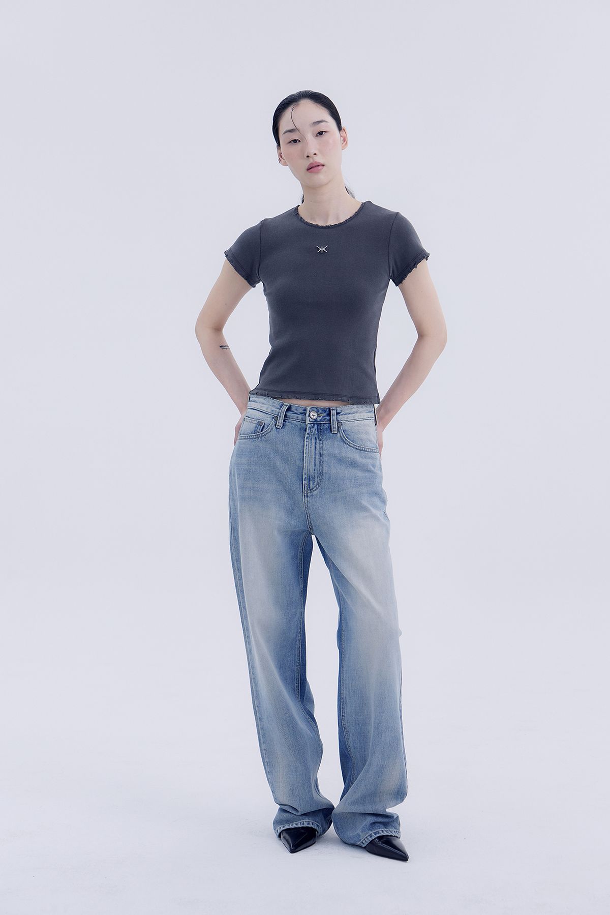 노 엑스트라 터치(NO EXTRA TOUCH) Destroyed Detail T-shirts (charcoal) / 25SPTS002CH