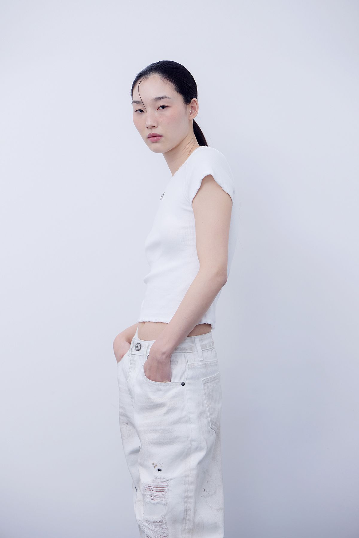 노 엑스트라 터치(NO EXTRA TOUCH) Destroyed Detail T-shirts (white) / 25SPTS002WH