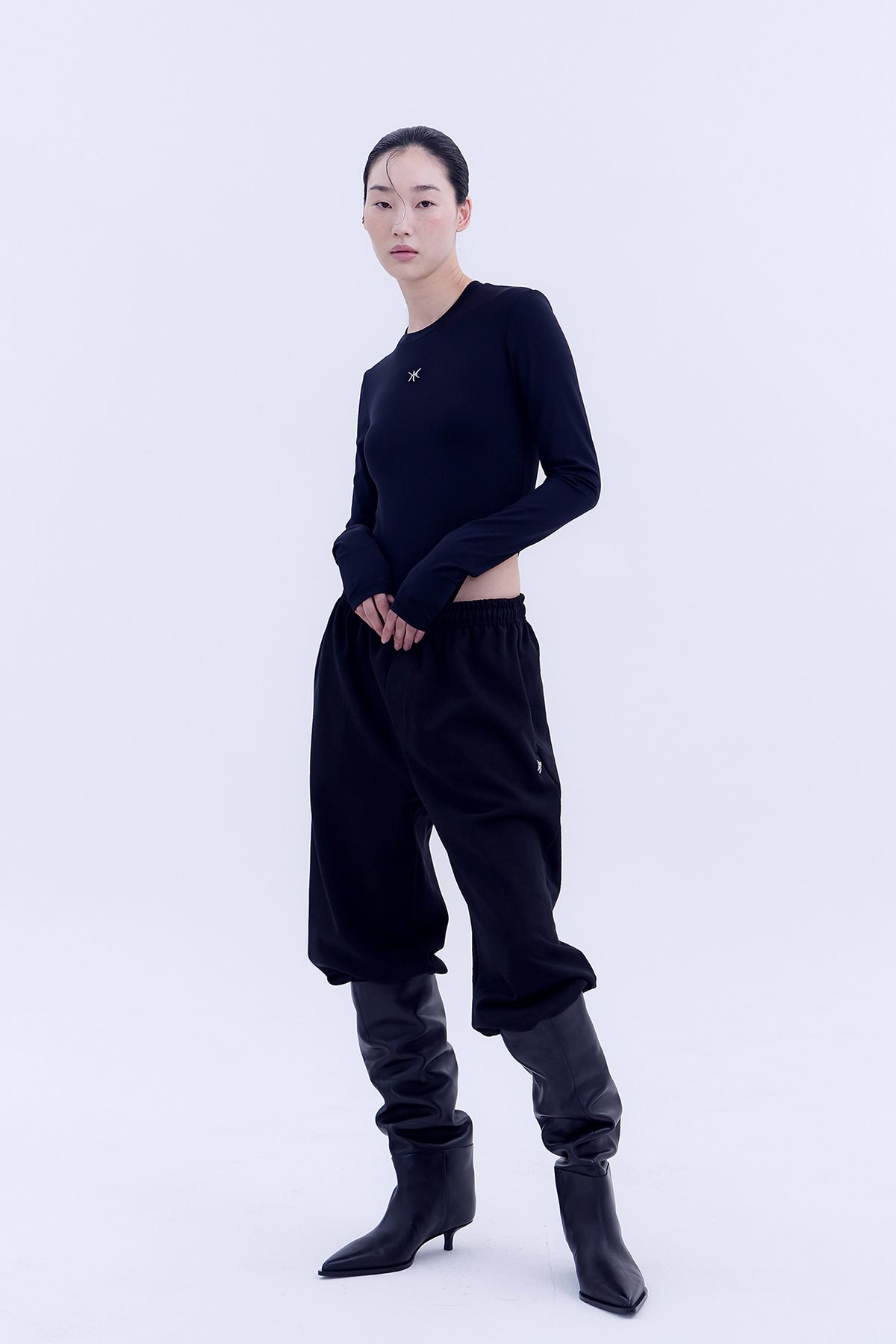 노 엑스트라 터치(NO EXTRA TOUCH) Contour Long Sleeve Body Suit (navy black) / 25SPJS001BK