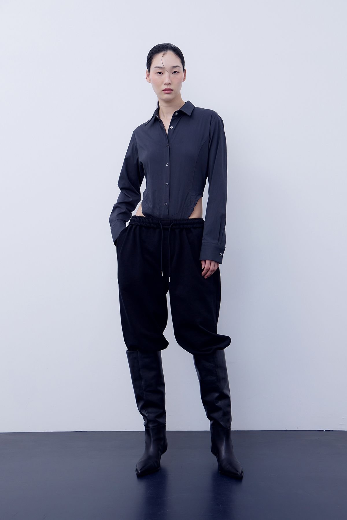노 엑스트라 터치(NO EXTRA TOUCH) Contour Shirts Body Suit (charcoal) / 25FWJS001CH