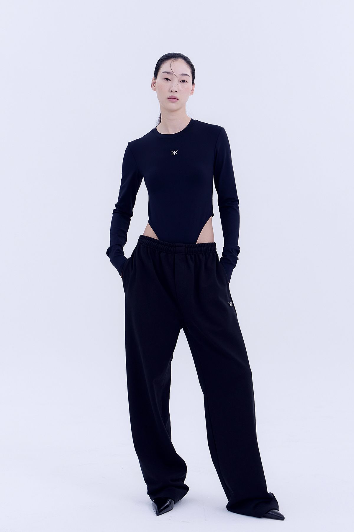 노 엑스트라 터치(NO EXTRA TOUCH) Easy Sweat Pants (black) / 25SPPT007BK